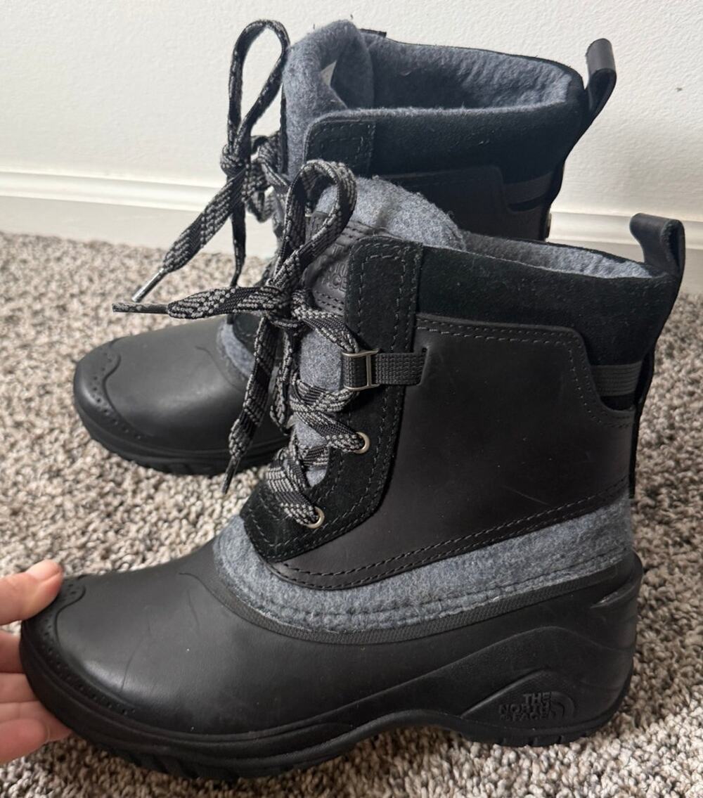 The North Face Shellista lll Mid winter boots women's size 7